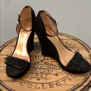 BCBG Black Glamm Wedge Sandal Sz 9 1/2